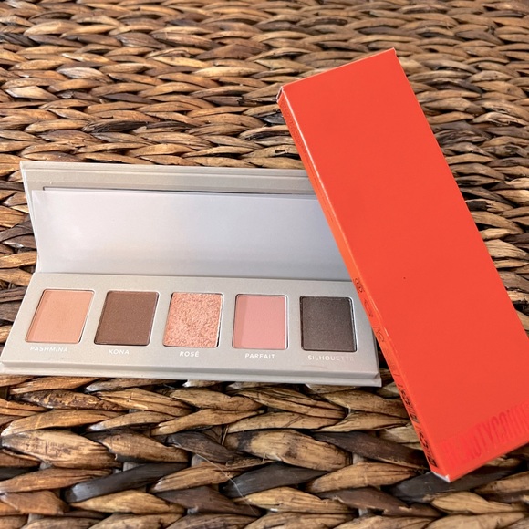 beautycounter Other - BEAUTYCOUNTER Essentials Eye Palette - Like New Eye Shadow Palette